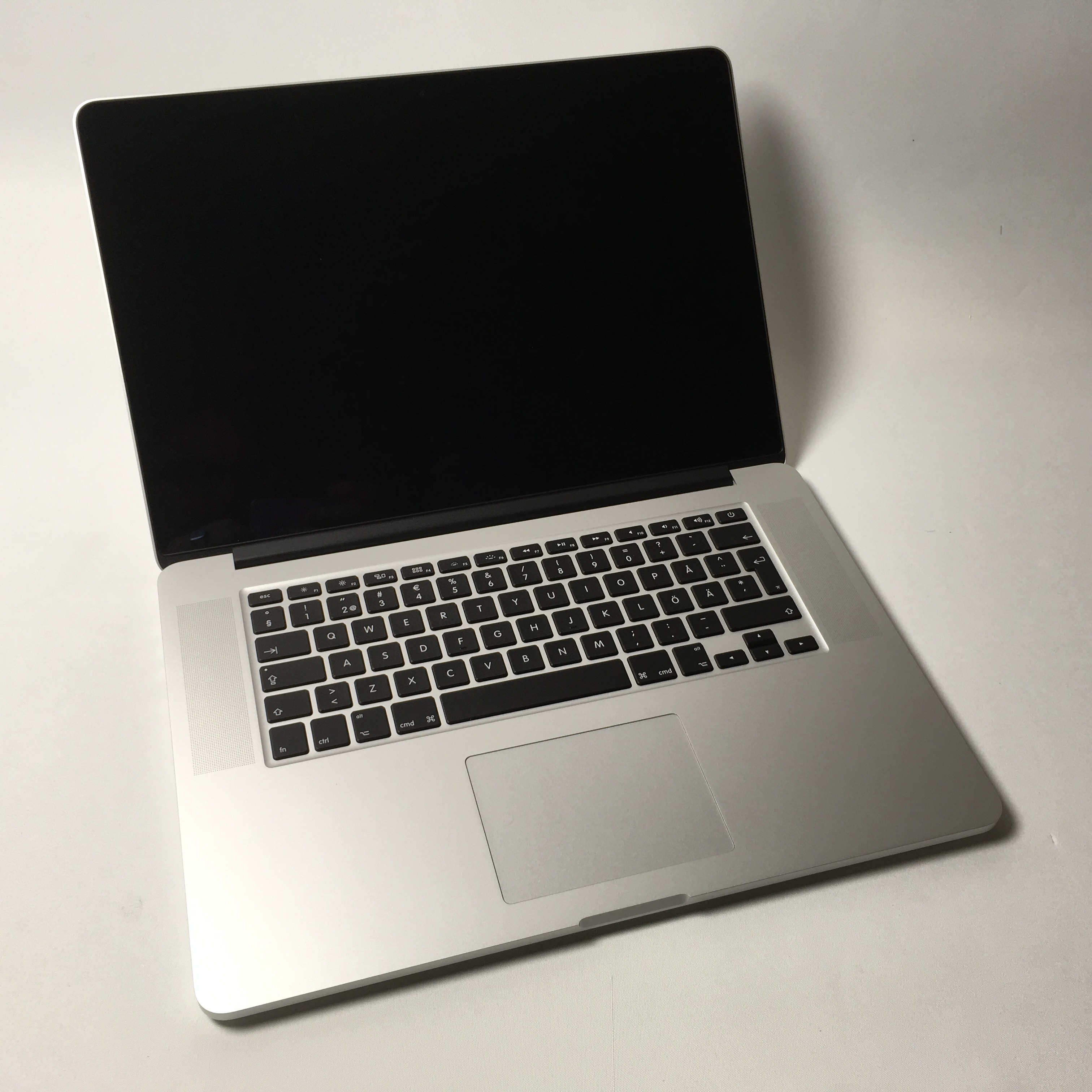 MacBook Pro Retina 15" (2.3GHz Quad-Core i7) Intel Quad-Core i7 2.3 GHz ...